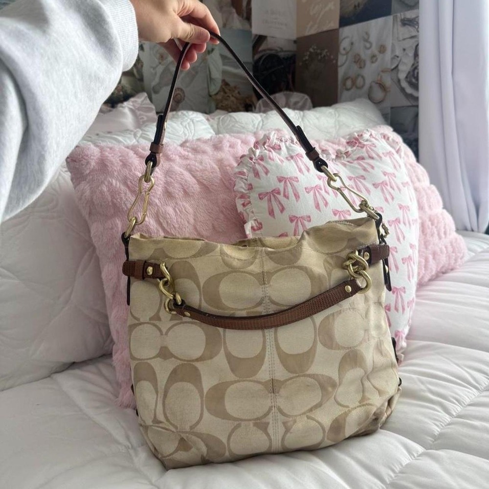 バッグ COACH Carly Hobo Signature Bag y2k Optic 🤎 Y2K Coach Carly Hobo Bag 🤎 - Gem